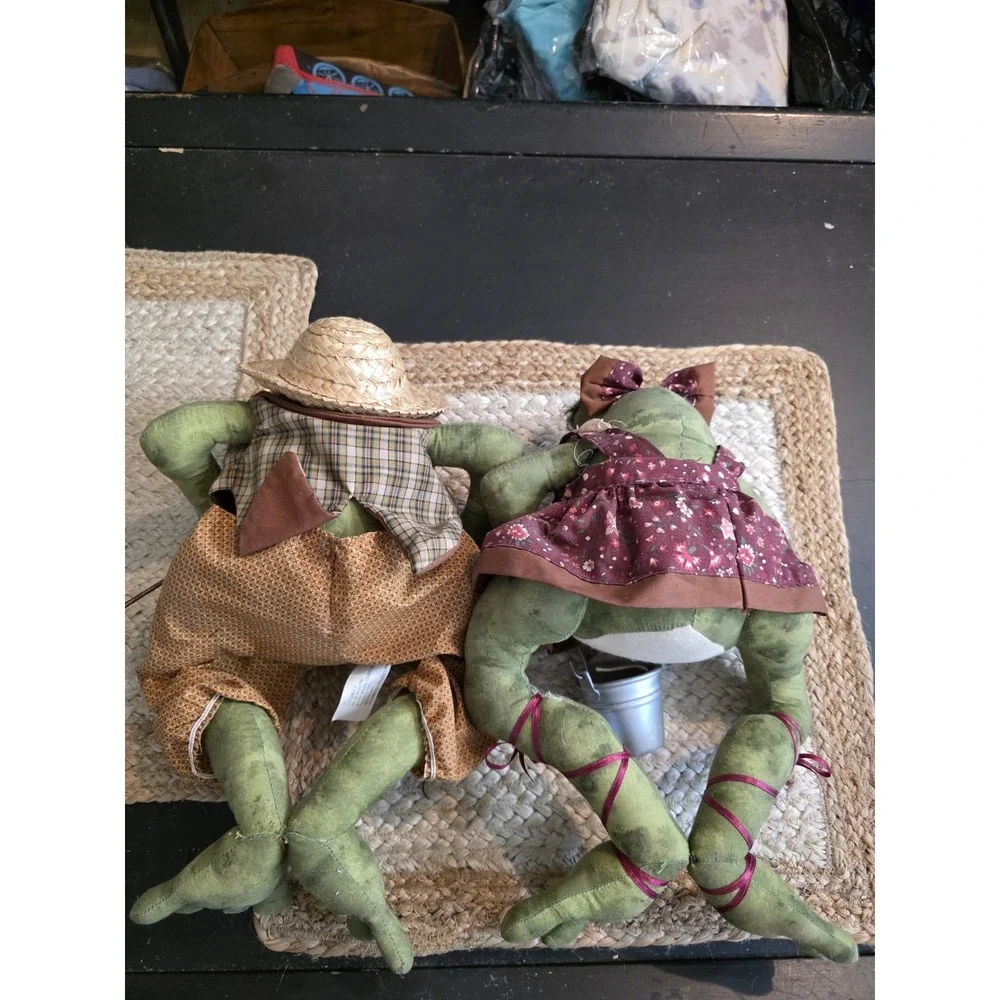 Tender Hearts Collectibles Fishing‎ Mr & Mrs Frog Couple Shelf Sitters